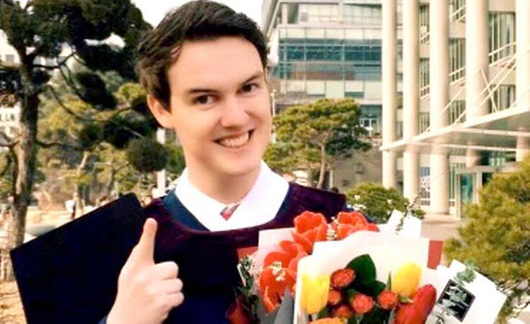 Tips for Foreign students to get a decent job